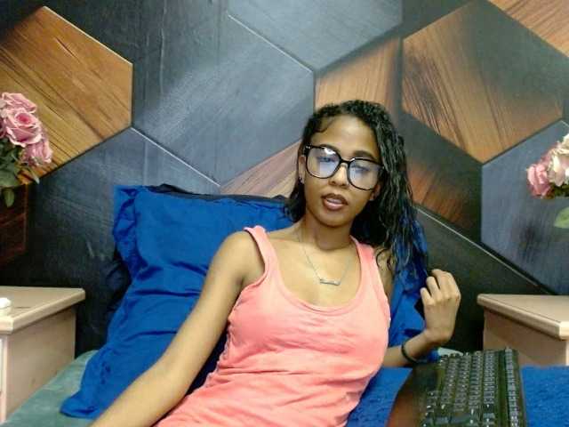 LilMisDiva webcam bongacams model stream image