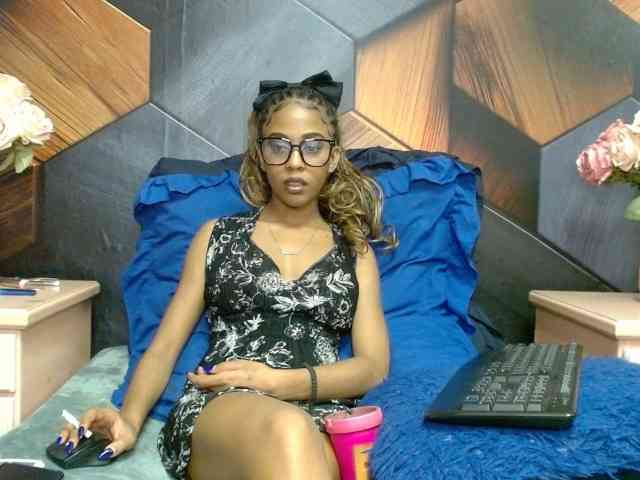 LilMisDiva webcam