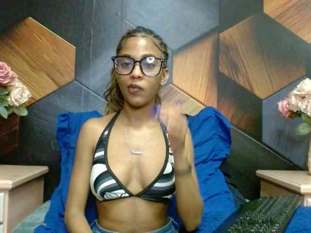 LilMisDiva webcam