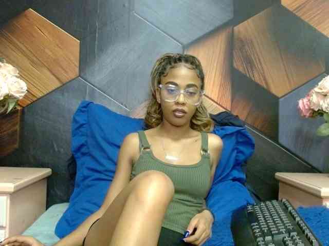 LilMisDiva webcam