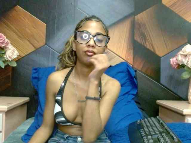 LilMisDiva webcam