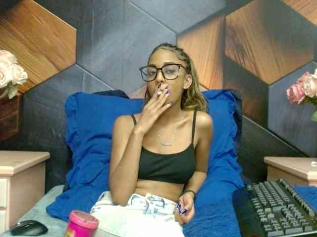 LilMisDiva webcam