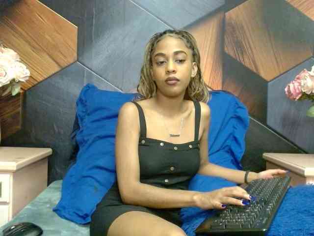 LilMisDiva webcam