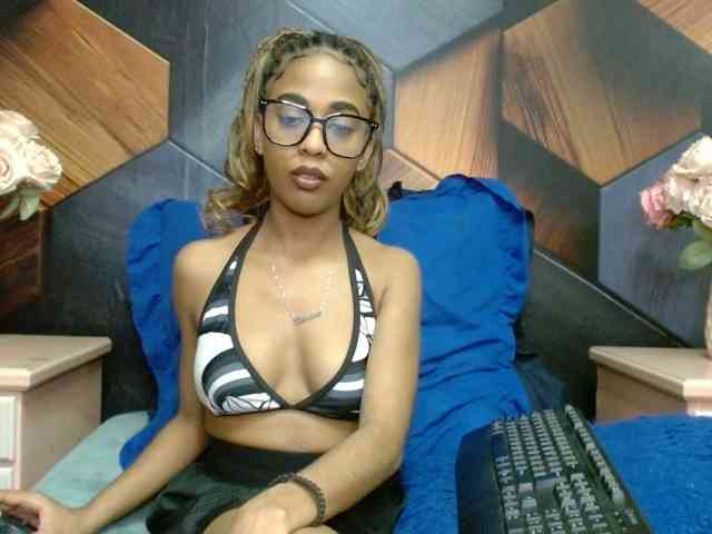 LilMisDiva webcam