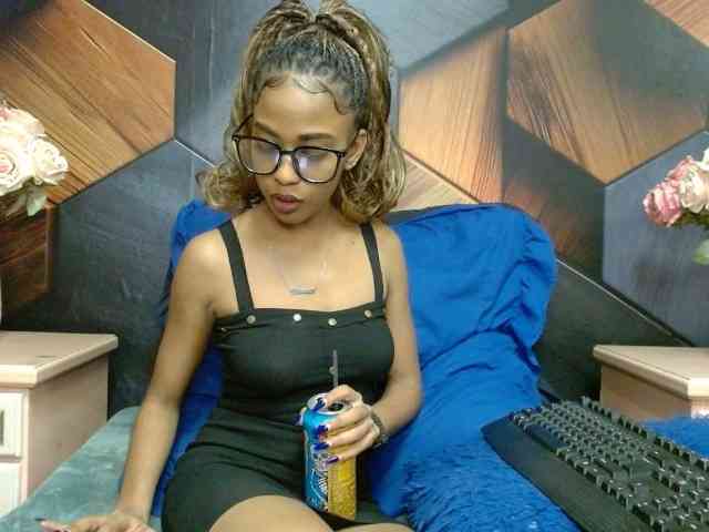 LilMisDiva webcam