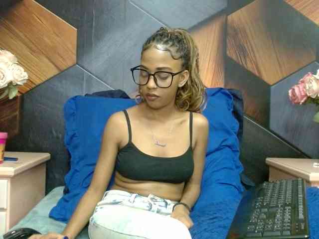 LilMisDiva webcam