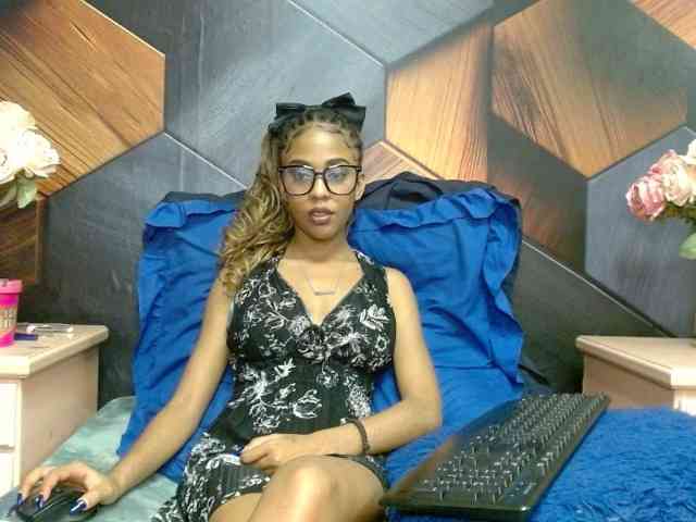 LilMisDiva webcam