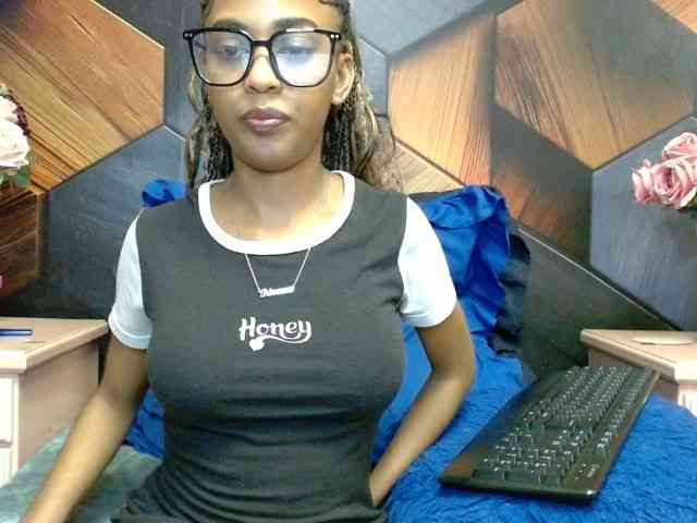 LilMisDiva webcam