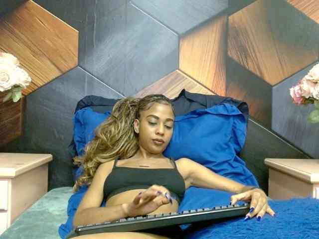 LilMisDiva webcam