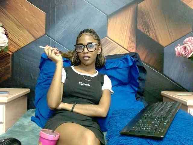 LilMisDiva webcam
