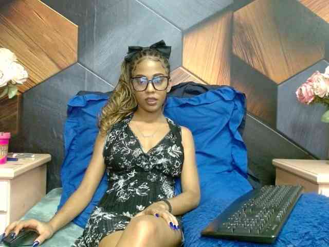 LilMisDiva webcam
