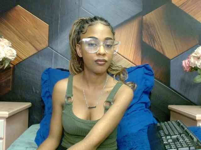LilMisDiva webcam