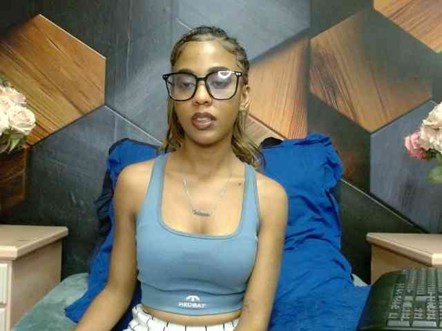 LilMisDiva webcam