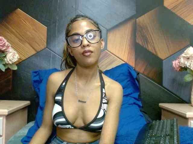 LilMisDiva webcam