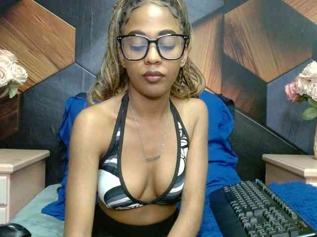 LilMisDiva webcam