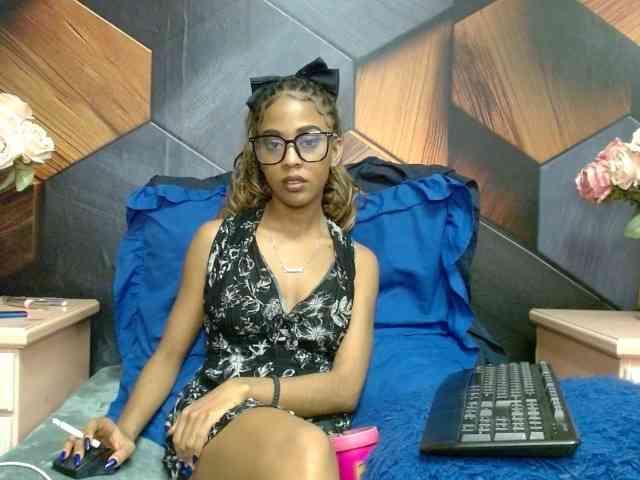 LilMisDiva webcam