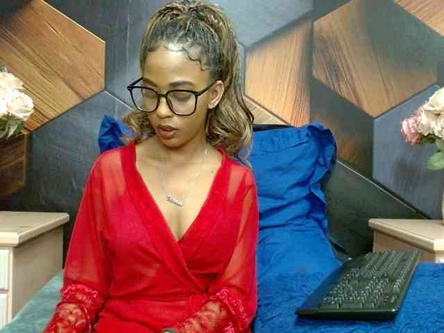LilMisDiva webcam