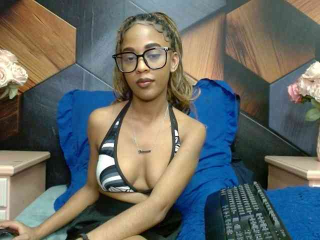 LilMisDiva webcam