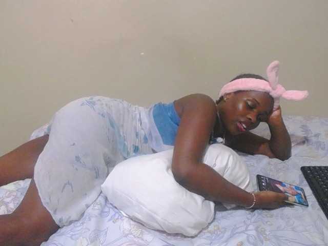 BlackkBerryy webcam bongacams model stream image