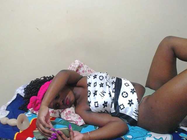 BlackkBerryy webcam bongacams model stream image