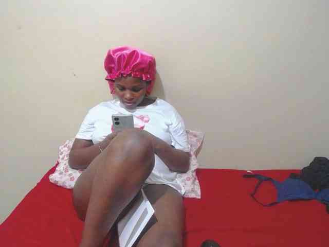 BlackkBerryy Live Webcam on BongaCams