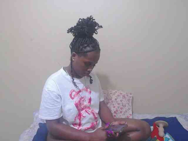 BlackkBerryy Live Webcam on BongaCams