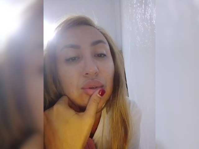 Milota – webcam model profile photo