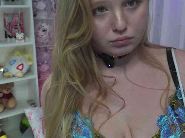 LunaReed webcam