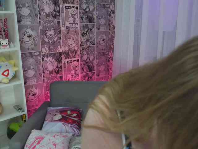 LunaReed webcam