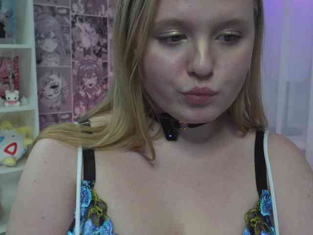 LunaReed webcam