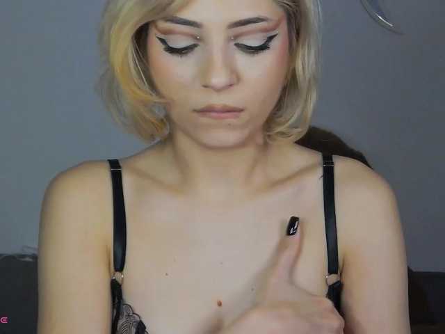 dahliacruzzz21's BongaCams show and profile