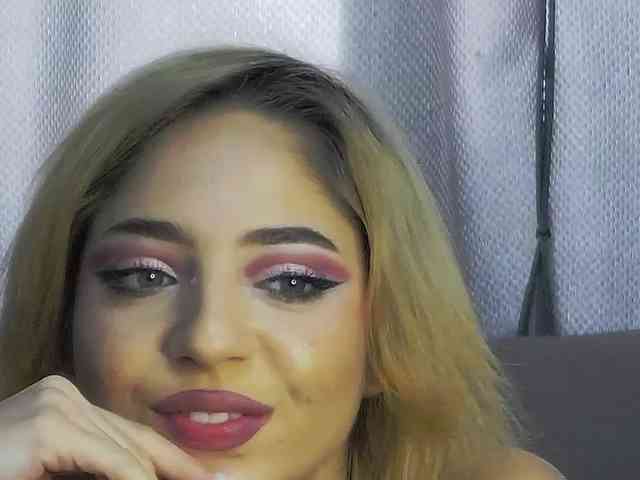 dahliacruzzz21 webcam