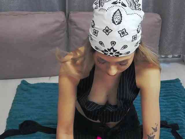 dahliacruzzz21 webcam