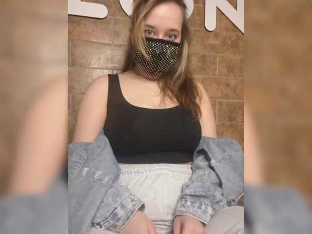 eridaamorous-1's BongaCams show and profile