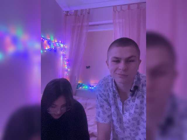  TeenVibes-18- chat room