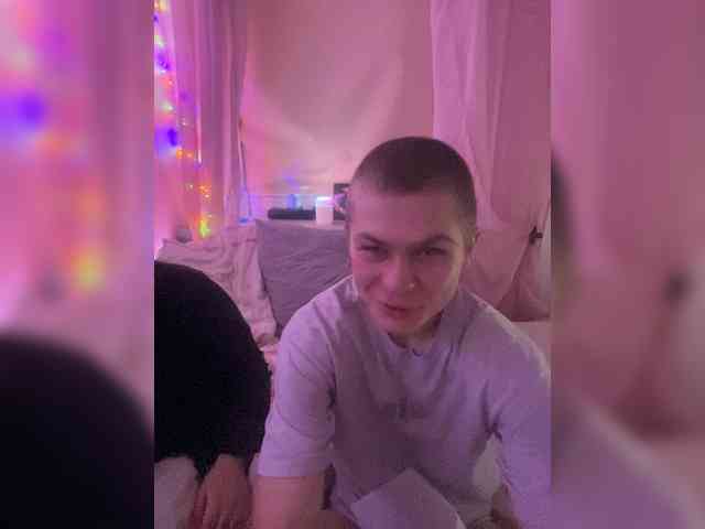 TeenVibes-18- webcam