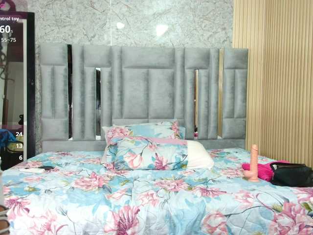 CheatingNeighborr's BongaCams show and profile