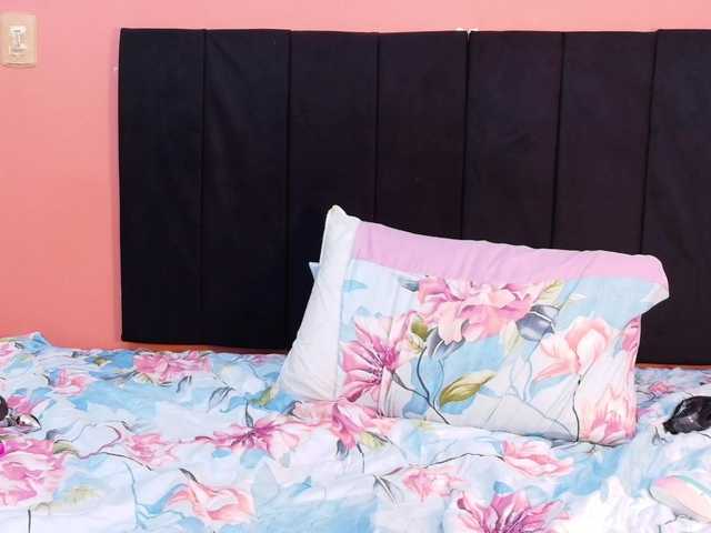 CheatingNeighborr's BongaCams show and profile