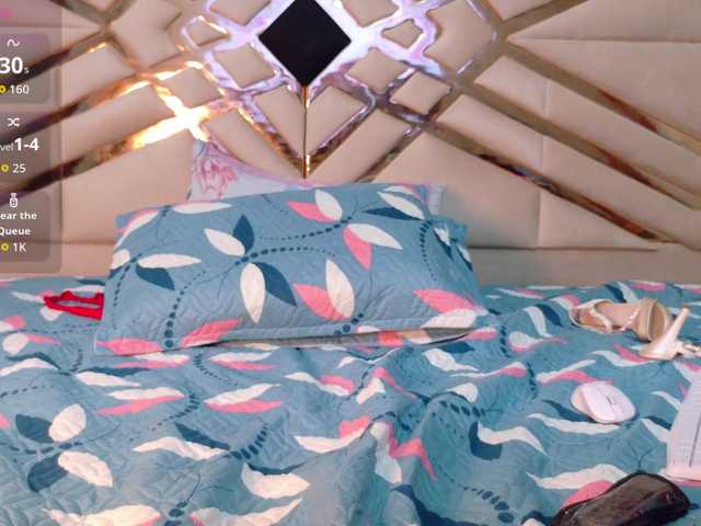 CheatingNeighborr live cam profile