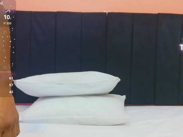 CheatingNeighborr's BongaCams show and profile