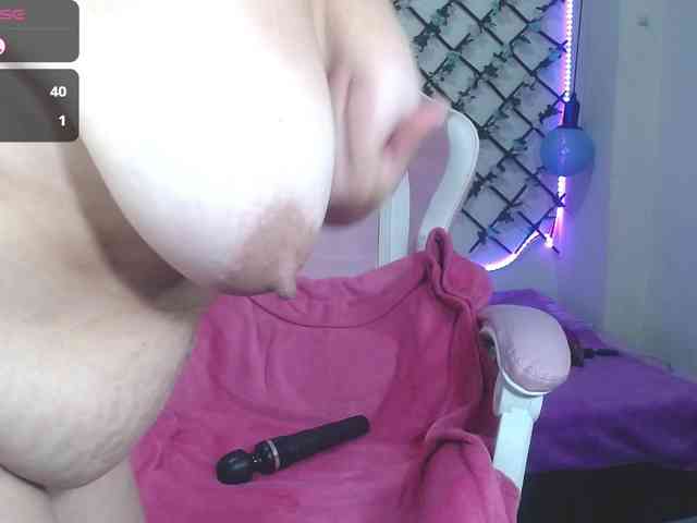 MOMCAMILA webcam