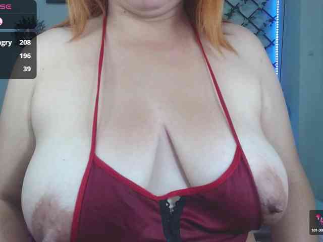 MOMCAMILA webcam