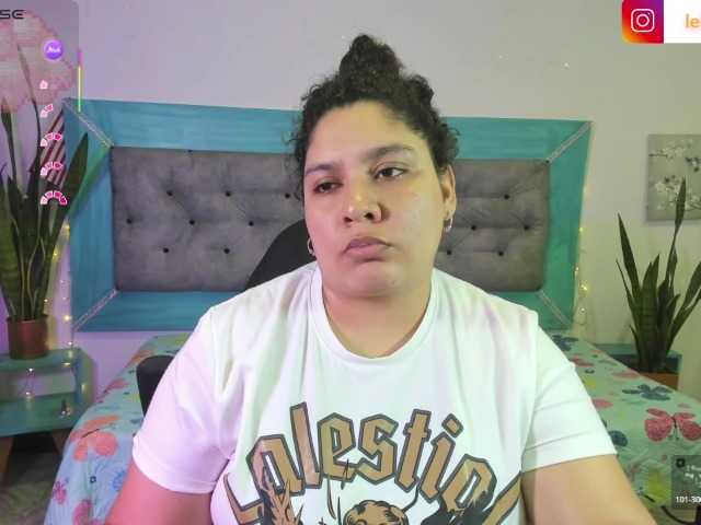 ROXIEE's BongaCams show and profile