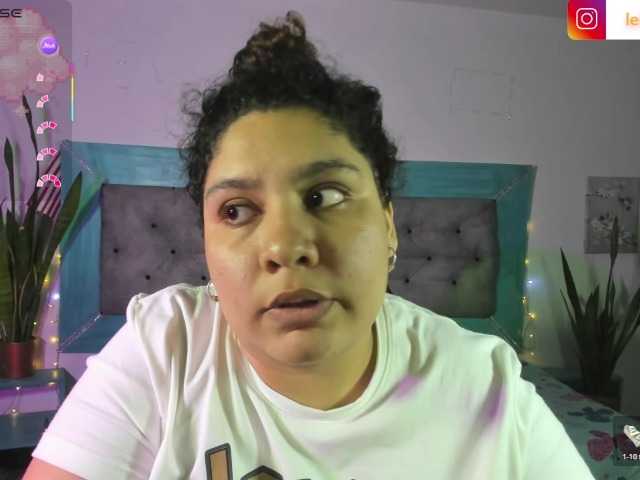 ROXIEE's BongaCams show and profile