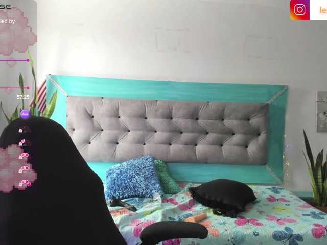 ROXIEE's BongaCams show and profile