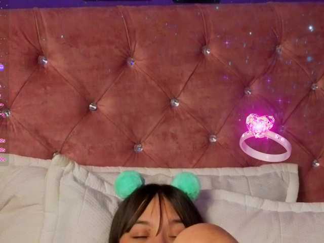 kimhilton-'s BongaCams show and profile