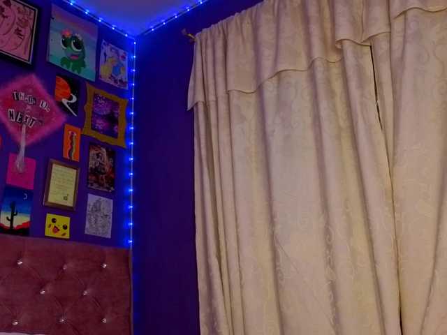 le modèle kimhilton- est en webcam porno dans un show sur le site bongacams, il possède les tags suivants: Latino/Hispanic,Brunette,Shaved