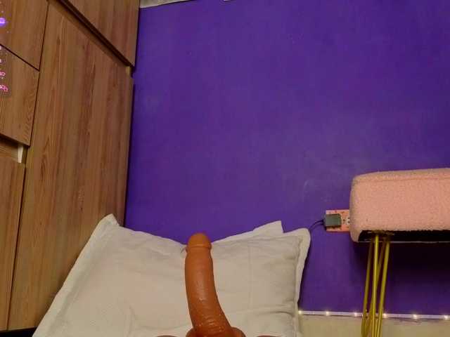 kimhilton-'s BongaCams show and profile