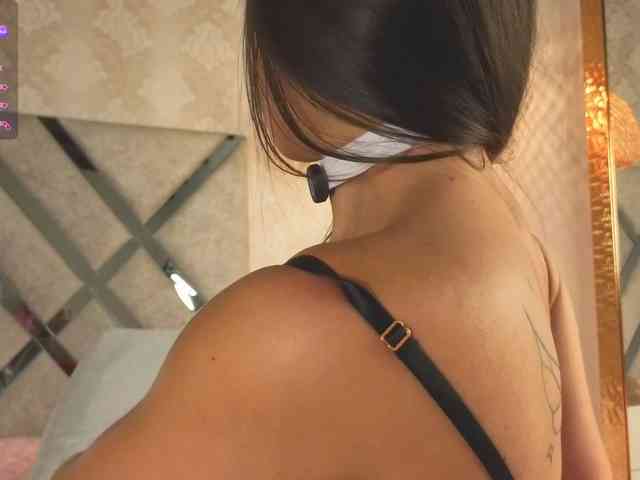 kimhilton-