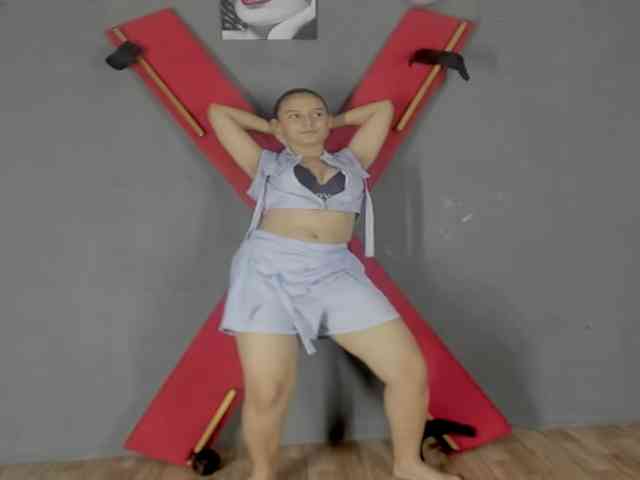 Camila-Hot-Latin webcam